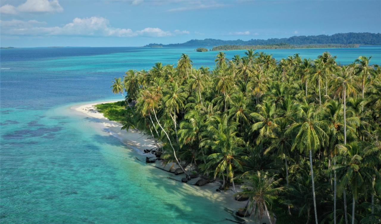 Tailana Island Pulau Banyak Hotel Alaban Exterior photo