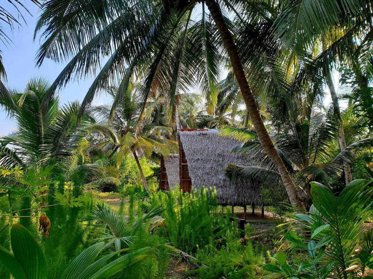 Tailana Island Pulau Banyak Hotel Alaban Exterior photo