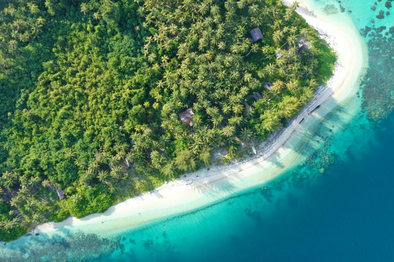 Tailana Island Pulau Banyak Hotel Alaban Exterior photo